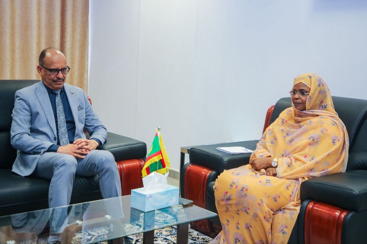 وزيرة الوظيفة العمومية تلتقي القائم بالأعمال في السفارة السودانية