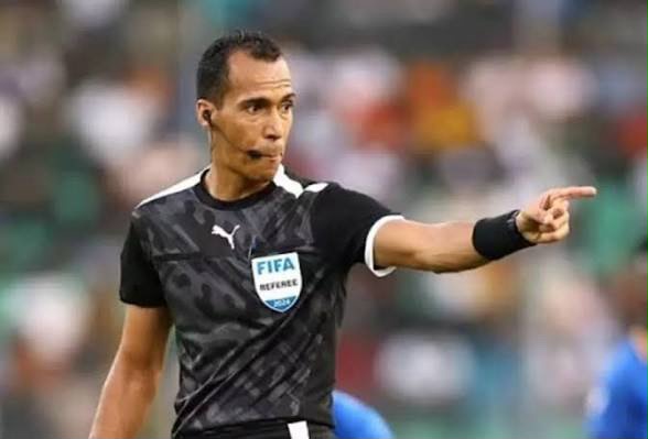 السفارة الأمريكية تهنئ الحكم دحان بيدة بعد اختياره ضمن حكام مونديال 2026