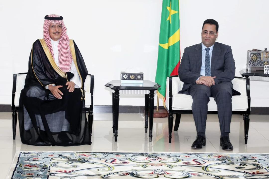 الوزير الأول يلتقي وفدا من الصندوق السعودي للتنمية