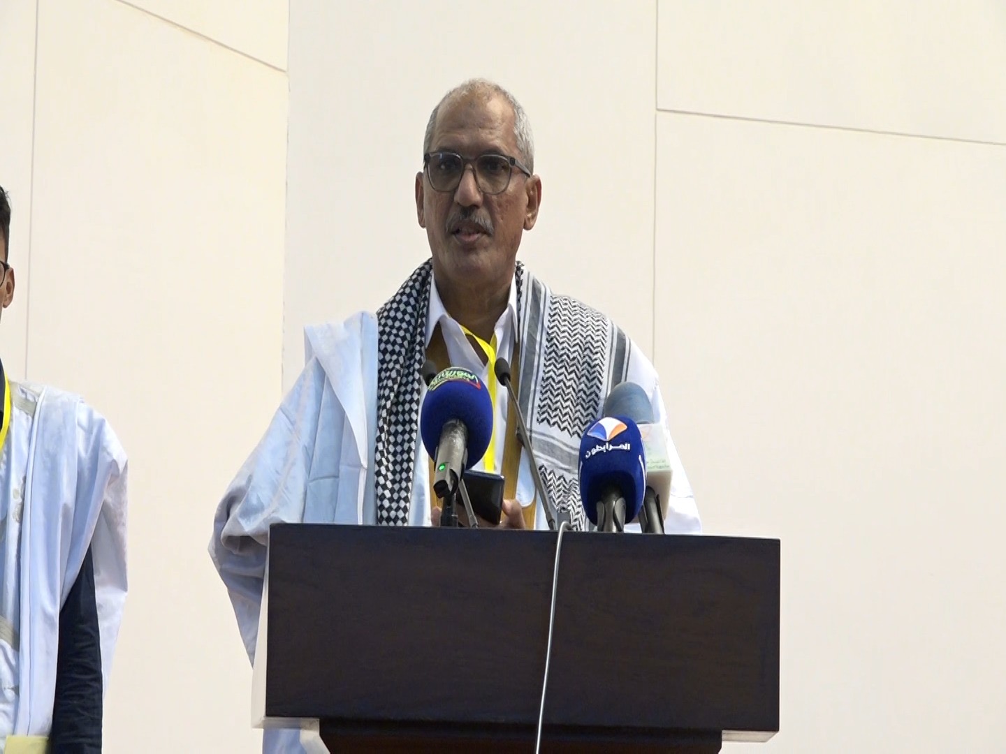 رئيس حزب الإصلاح: لقاء الرئيس مع أحزاب الأغلبية اتسم بالشفافية وأكد التزامه بحوار شامل دون إقصاء